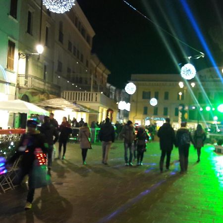 Villaggio Esmera Дезенцано-дель-Гарда Экстерьер фото