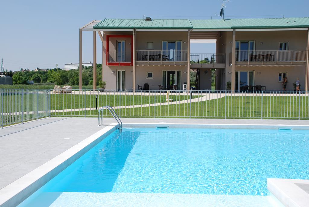 Villaggio Esmera Дезенцано-дель-Гарда Экстерьер фото